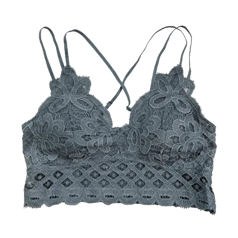 convertible bra with hook-and-eye closureBluestone Crochet Bralette