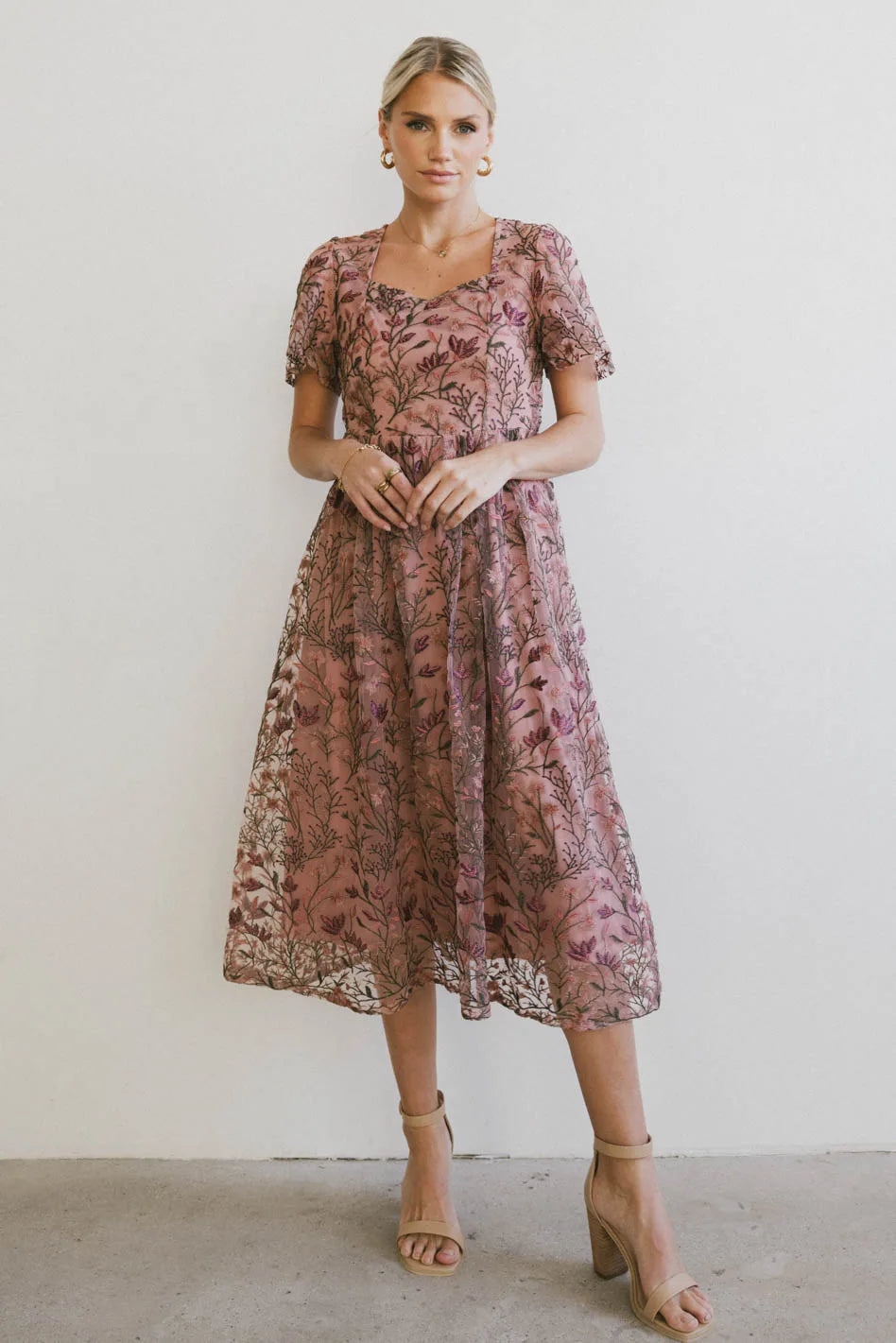 Women's High Collar DressesElowyn Floral Midi Dress