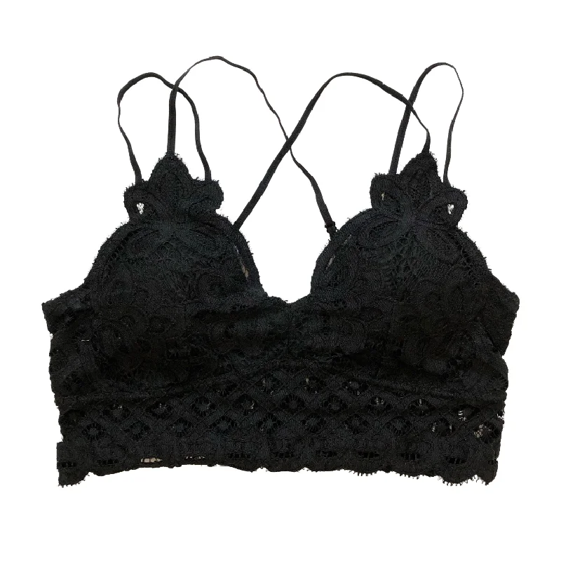 plus-size underwire bra with wide strapsPlus Size Black Crochet Bralette