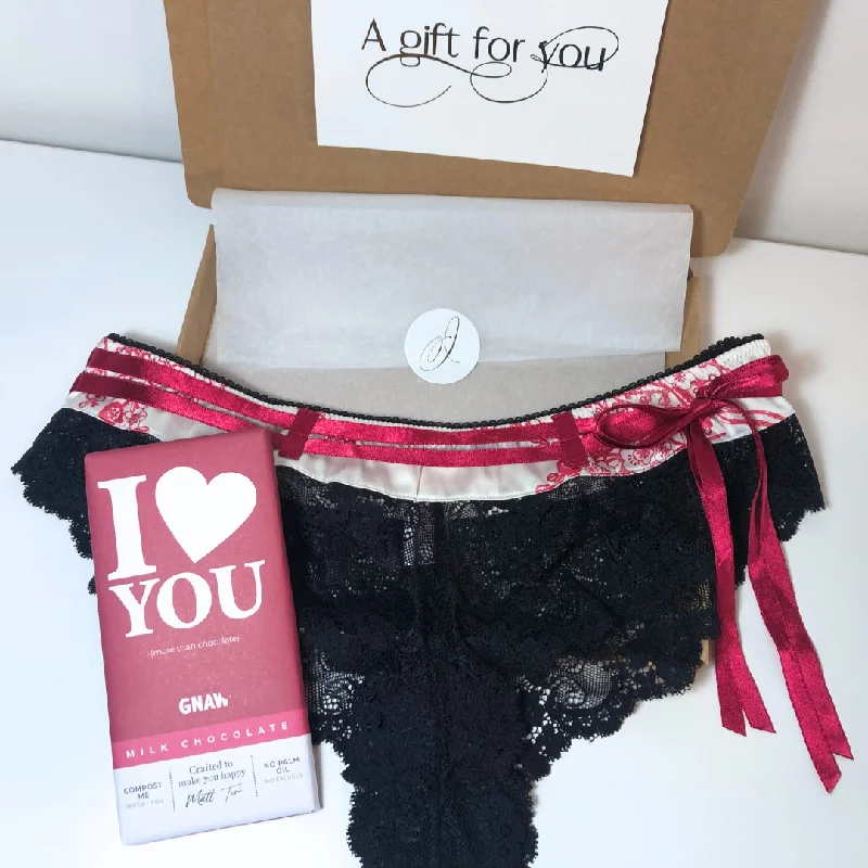 wireless lace bra with adjustable straps for versatilityBlossom Short and I Love You Chocolate Letterbox Gift Set - 1 Short ( 6 - 18 ) and 1 Chocolate Bar 80g